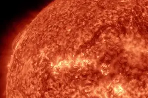 Mesmerizing 4K Time-Lapse of Earth and the Sun