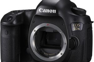 Official: New Canon 5Ds and 5DsR Get Closer to Medium Format with Massive 50.6MP Sensors