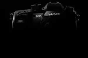 Upcoming Panasonic GH5 May Have Dual SD Card Slots