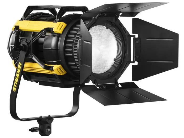 ikan Stryder SB200 Fresnel LED Front