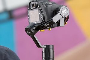 New Ikan DS2-A Angled 3-Axis Gimbal Allows You to See What You Shoot