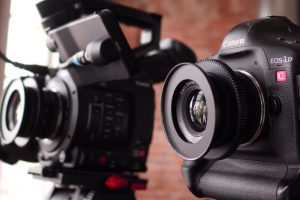 How Does the Canon 1DC Hold Up Against the EOS C200?