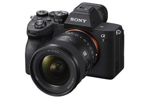 Sony a7 IV vs Fujifilm X-H2S Side-by-Side Comparison