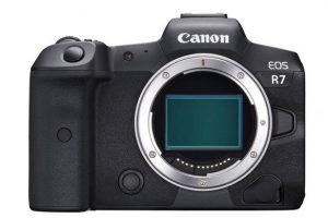 Rumor Suggests Canon to Release a Pair of APS-C Mirrorless Cameras