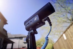 What’s the Best Shotgun Mic for Your iPhone?