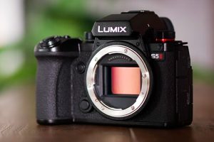 Closer Look at the Panasonic S5 II – Hybrid Phase AF, Image Quality and More